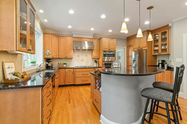 Découvrez le charme d'un portail de jardin minimaliste